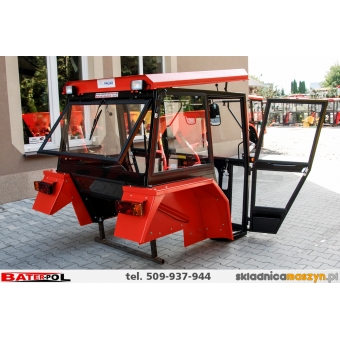 Kabina C-330 NAGLAK metalowe błotniki kanciaste + oświetlenie 
